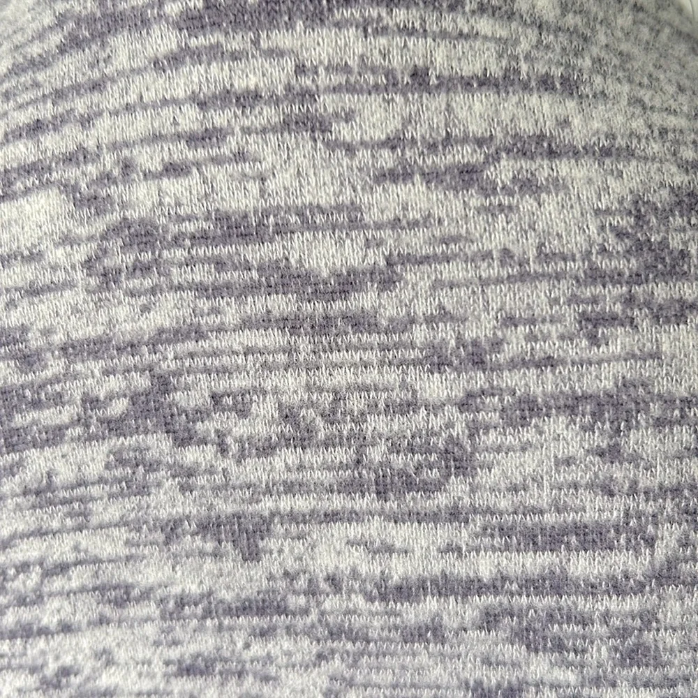 Ladies Robe. Purple and white in size medium. Floor length. - Picture 4 of 4